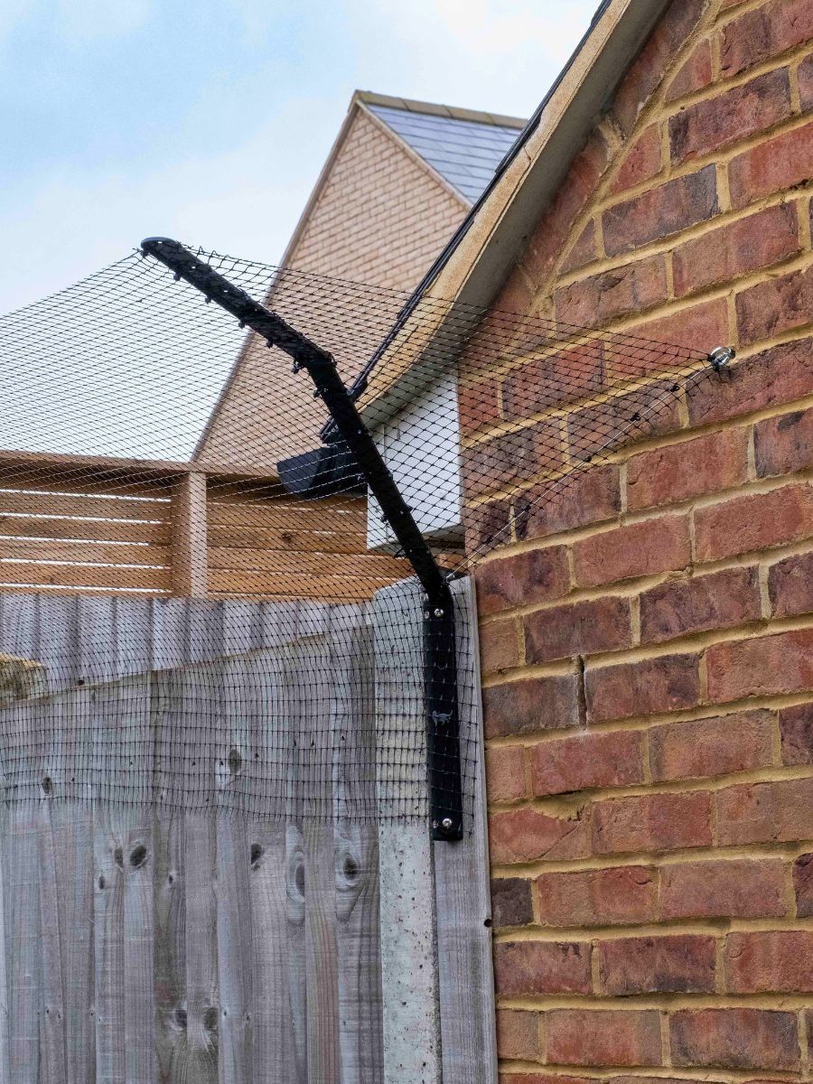 ProtectaPet® Eckadapter für Katzenzaun