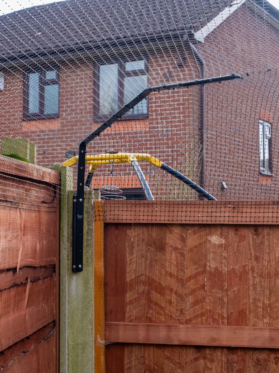 ProtectaPet® Eckadapter für Katzenzaun