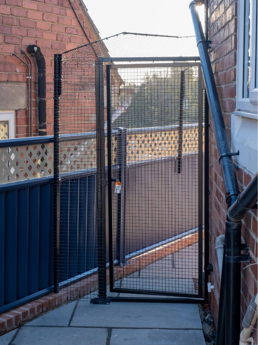 ProtectaPet® Einzelnes Katzengehege-Tor für Terrassenmontage