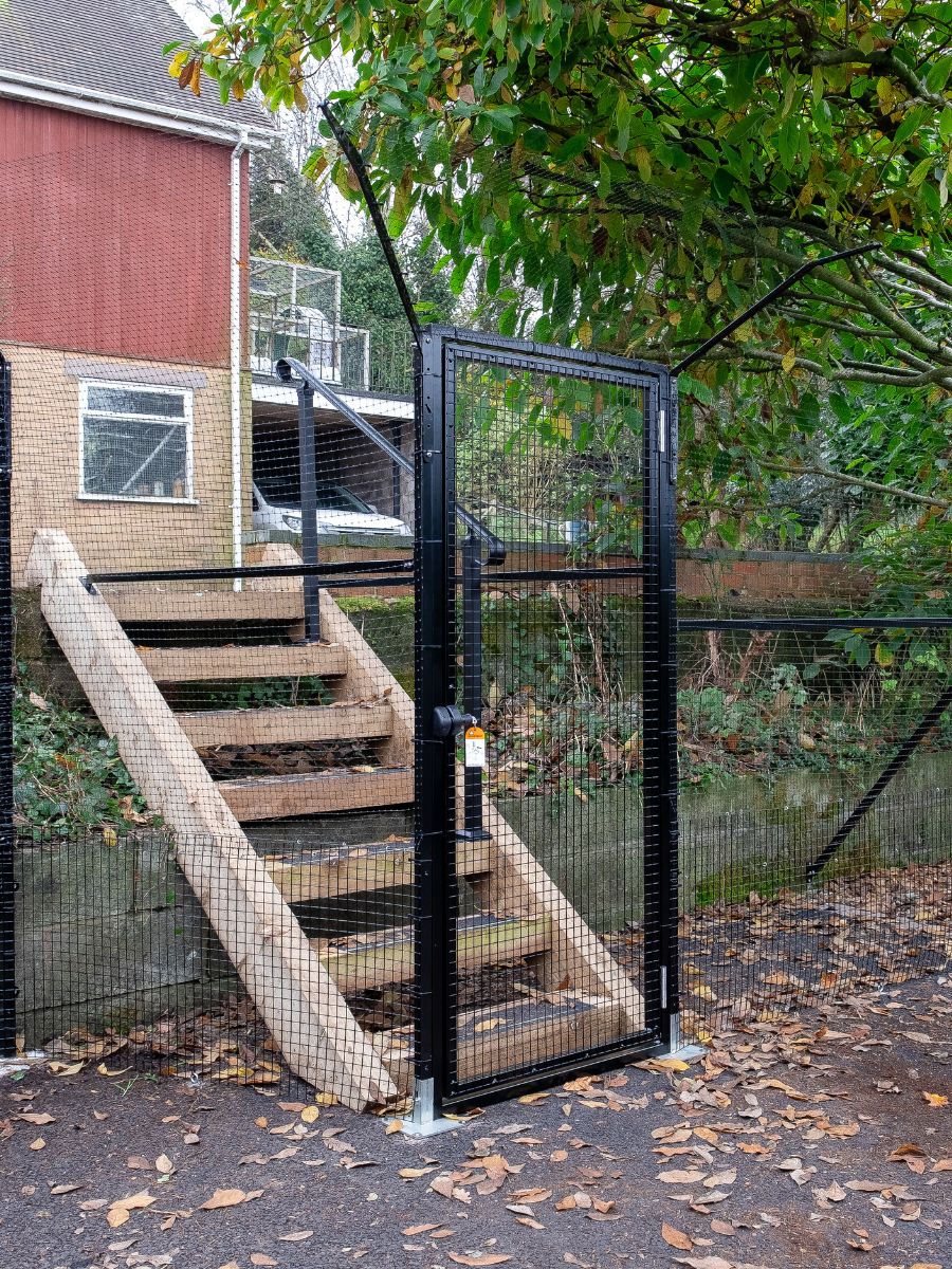 ProtectaPet® Einzelnes Katzengehege-Tor für Terrassenmontage