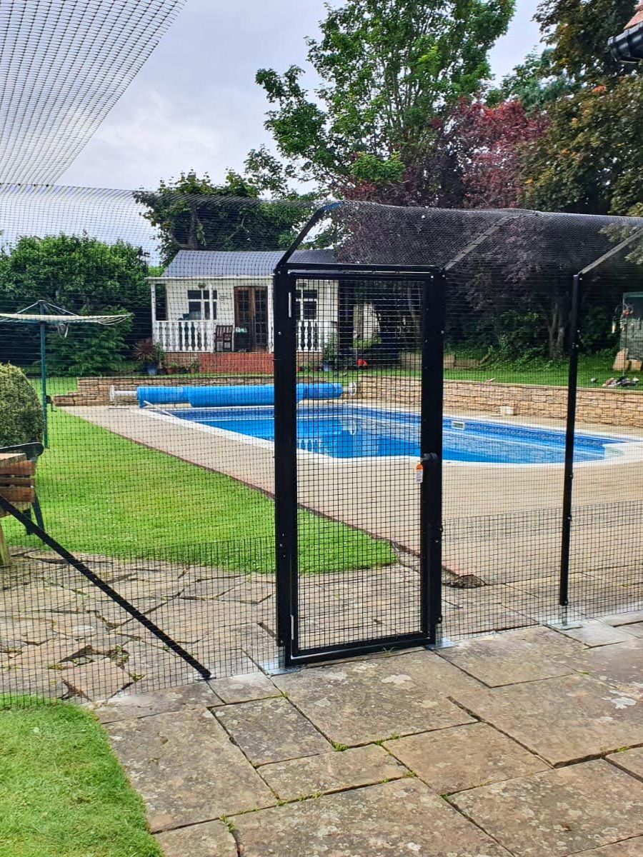 ProtectaPet® Einzelnes Katzengehege-Tor für Terrassenmontage