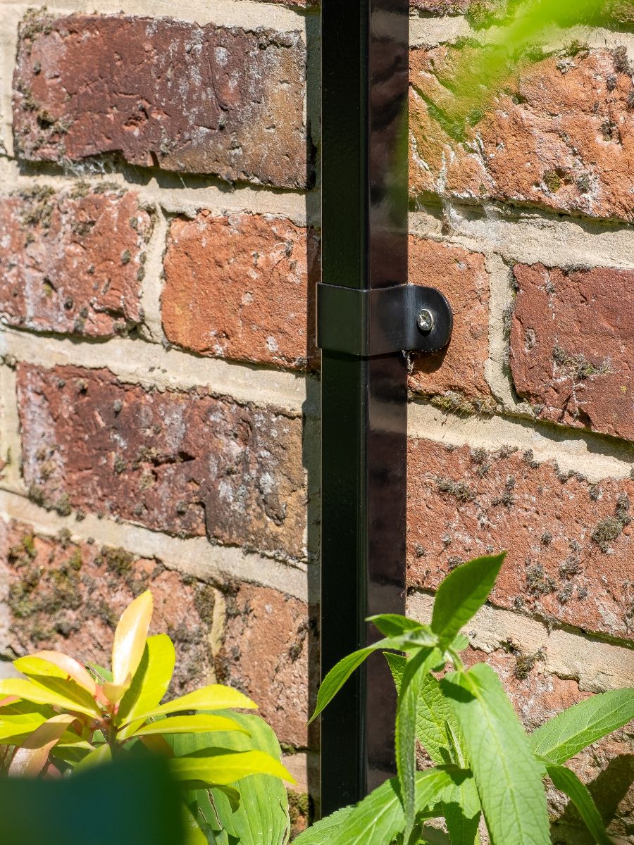 ProtectaPet® Befestigungswinkel für Katzengehege-Pfosten